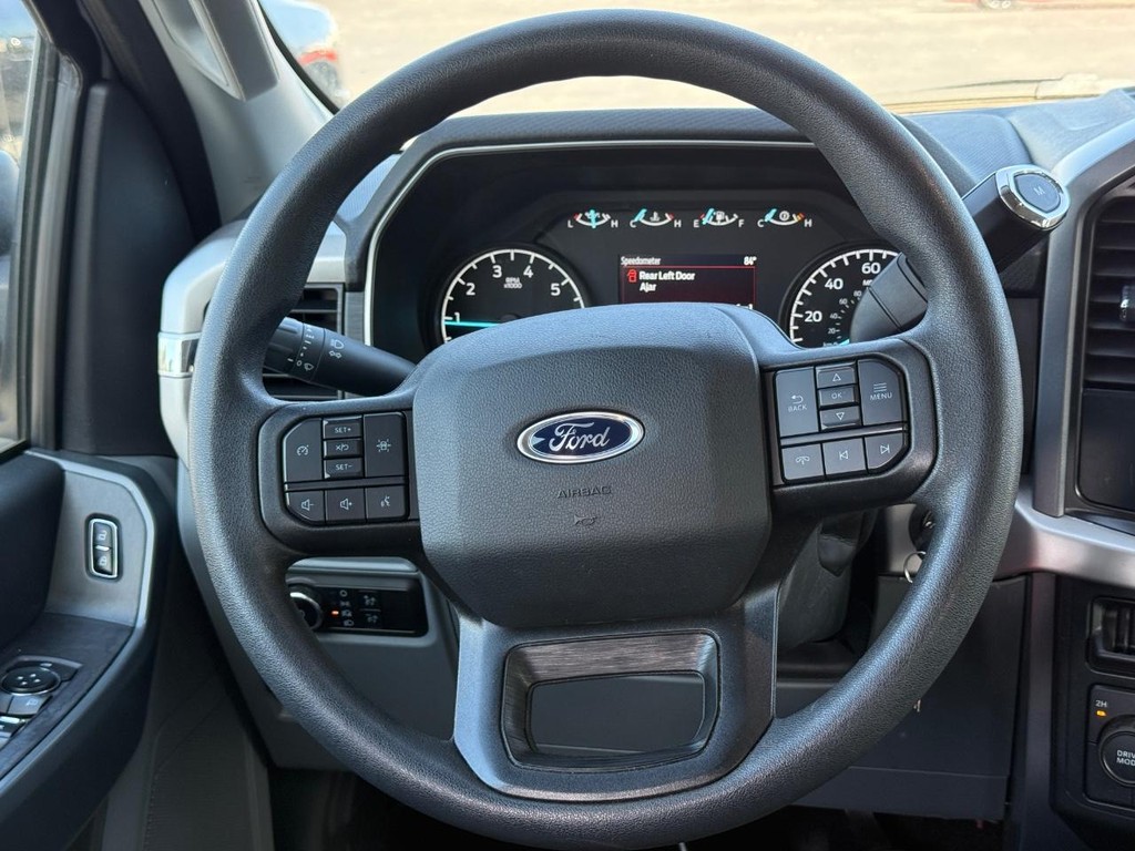 Ford F-150 Vehicle Full-screen Gallery Image 14