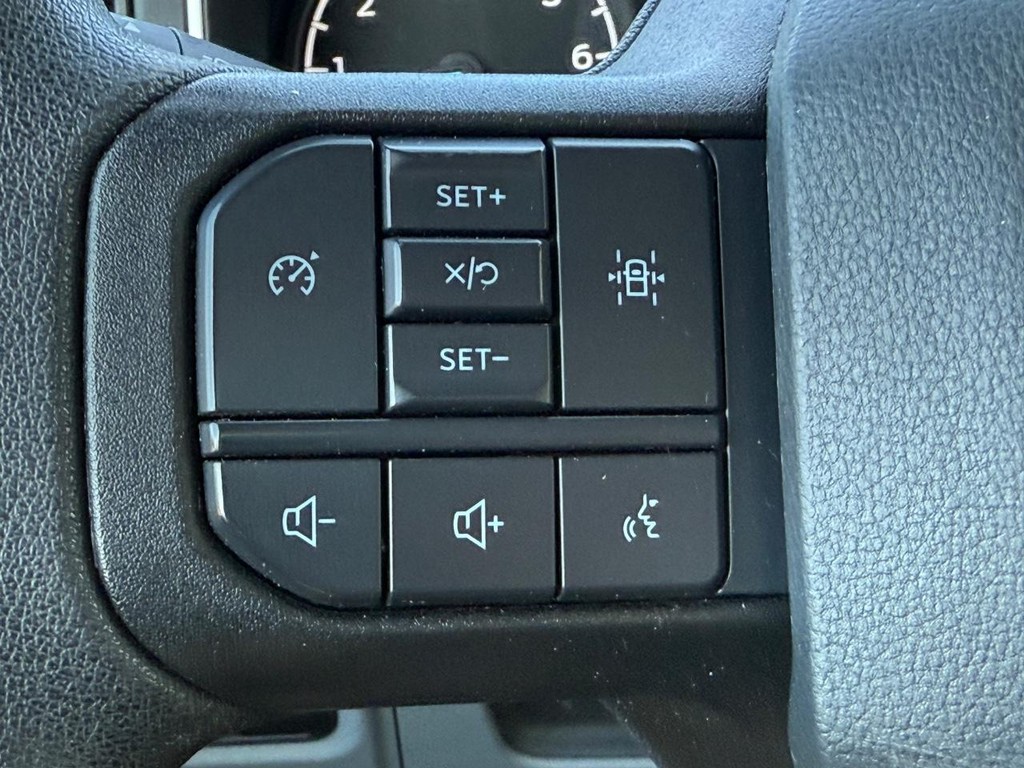 Ford F-150 Vehicle Full-screen Gallery Image 15