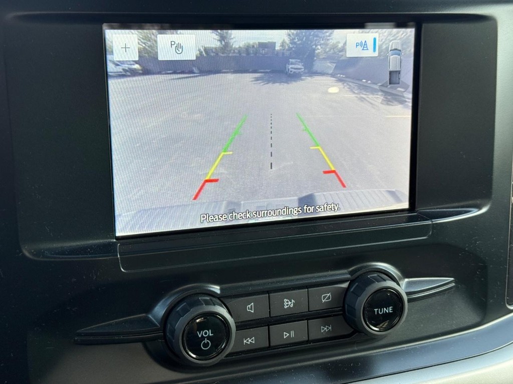 Ford F-150 Vehicle Full-screen Gallery Image 18