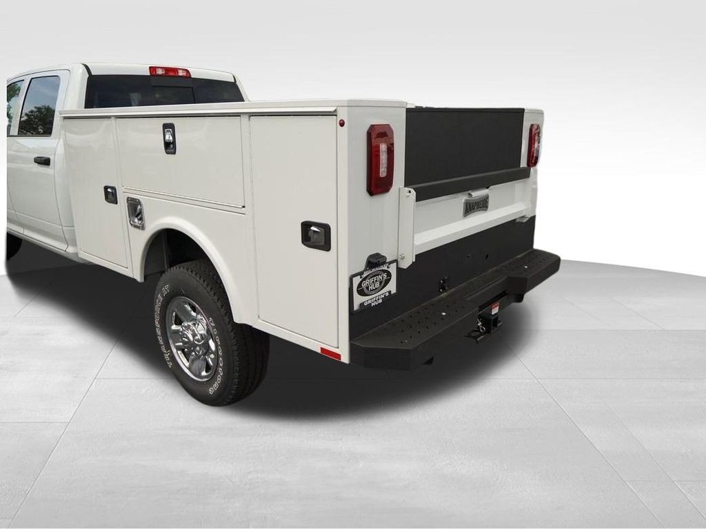 Ram 2500 Vehicle Full-screen Gallery Image 03