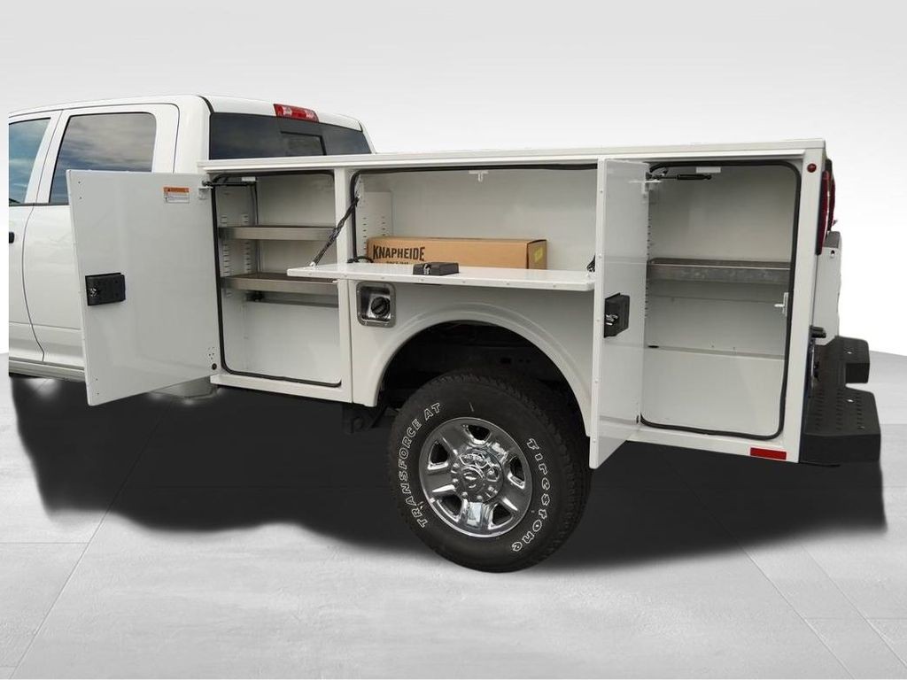 Ram 2500 Vehicle Full-screen Gallery Image 06