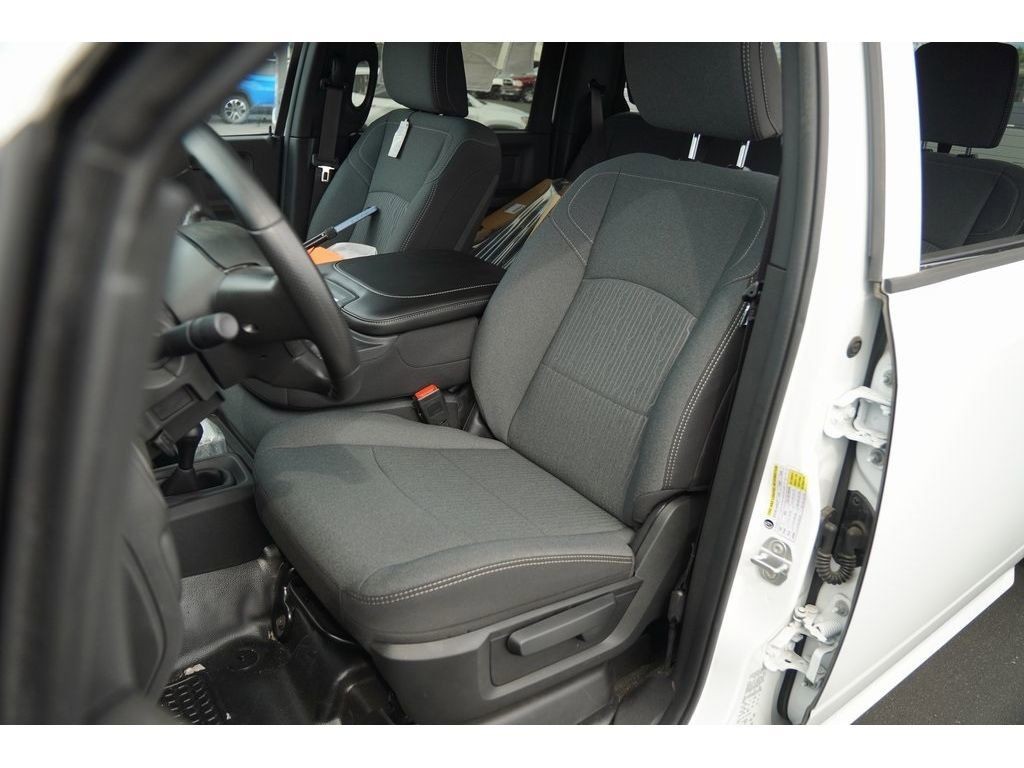 Ram 2500 Vehicle Full-screen Gallery Image 09