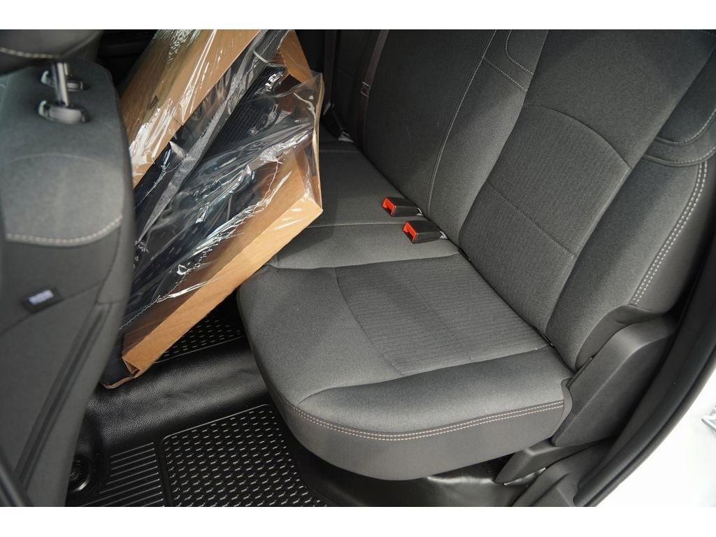 Ram 2500 Vehicle Full-screen Gallery Image 10