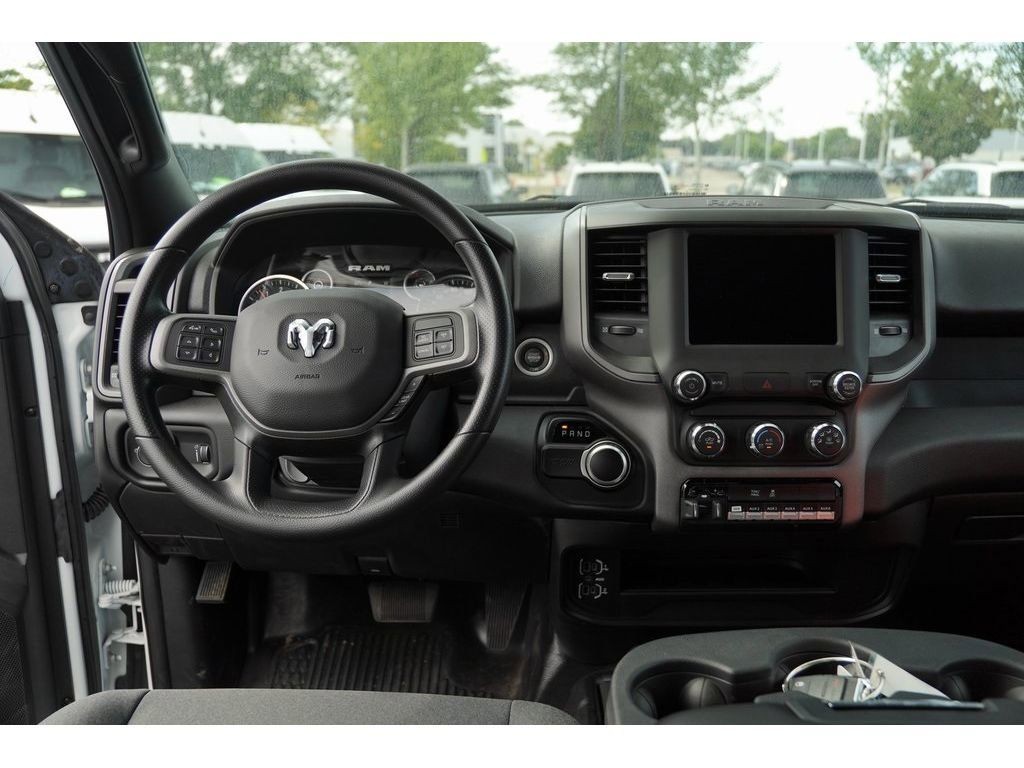 Ram 2500 Vehicle Full-screen Gallery Image 12