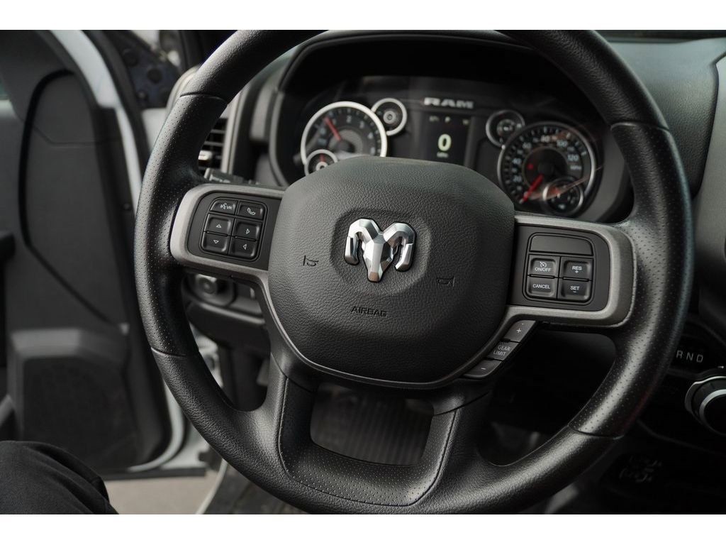 Ram 2500 Vehicle Full-screen Gallery Image 14