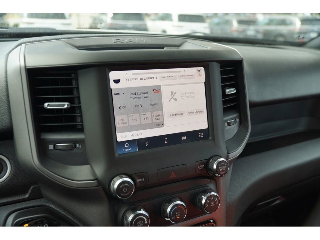 Ram 2500 Vehicle Full-screen Gallery Image 16