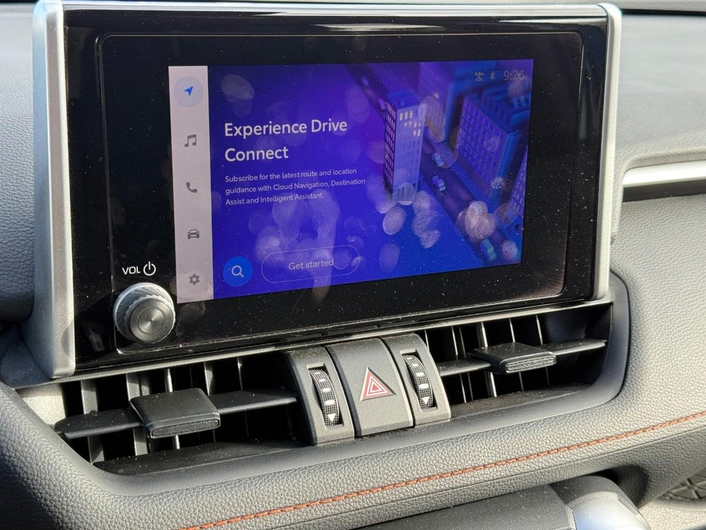 Toyota RAV4 Vehicle Full-screen Gallery Image 17