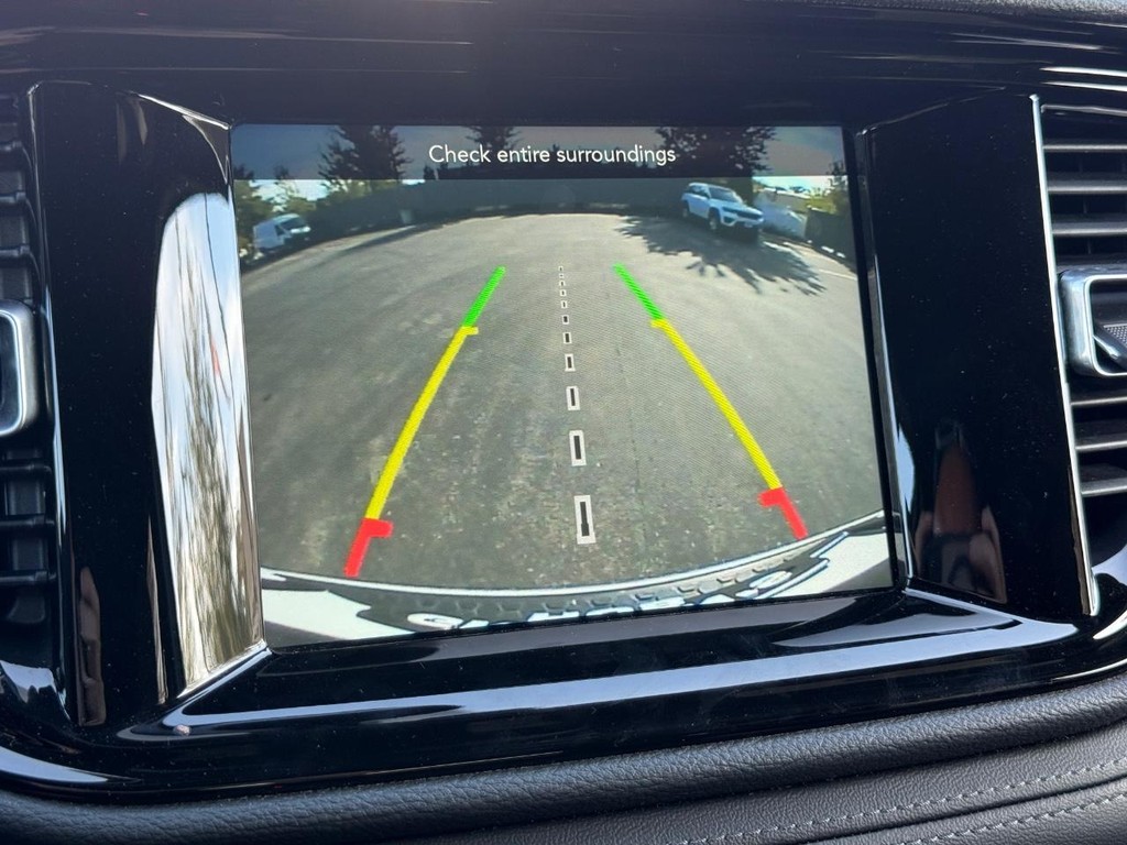 Dodge Durango Vehicle Full-screen Gallery Image 18