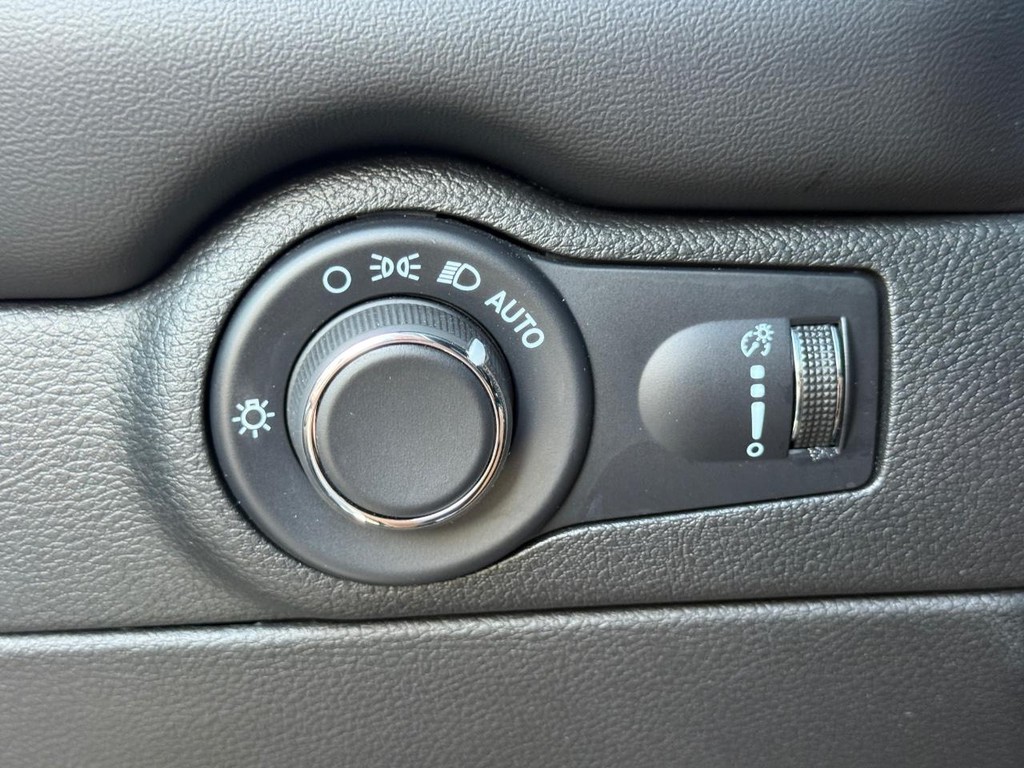 Dodge Durango Vehicle Full-screen Gallery Image 24