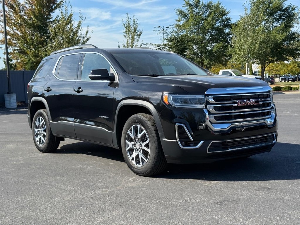 GMC Acadia Vehicle Full-screen Gallery Image 02