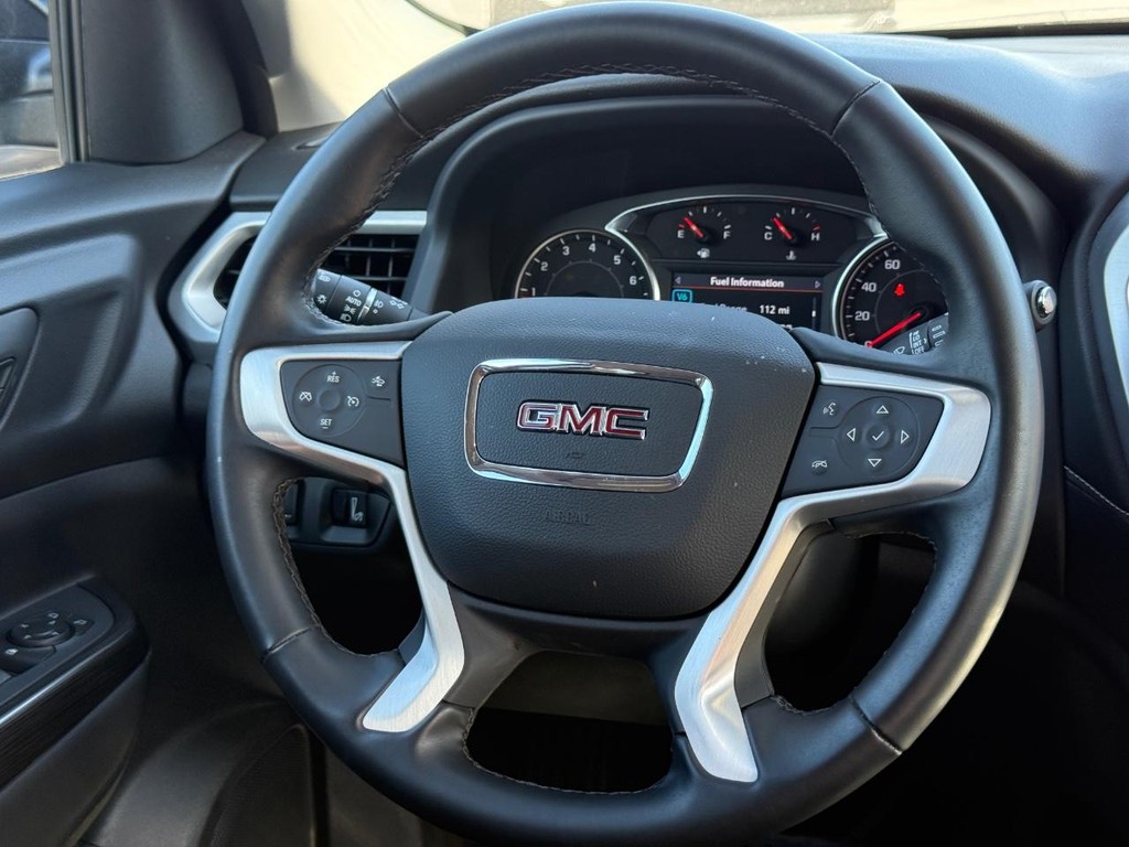 GMC Acadia Vehicle Full-screen Gallery Image 14