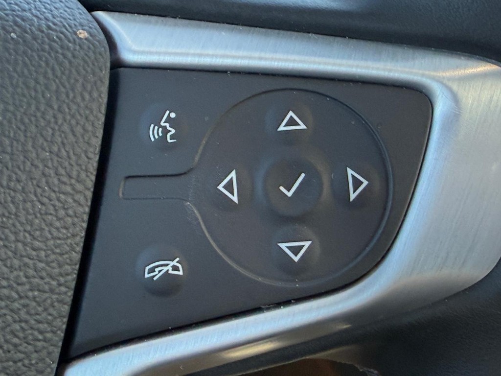 GMC Acadia Vehicle Full-screen Gallery Image 16