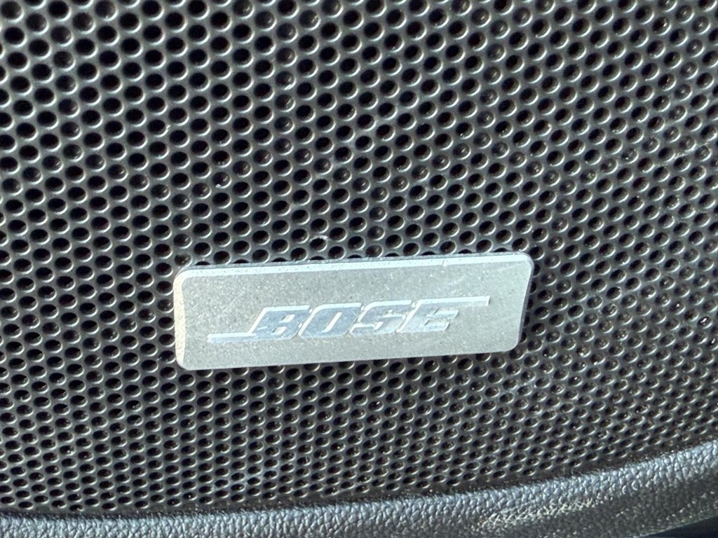 GMC Acadia Vehicle Full-screen Gallery Image 25