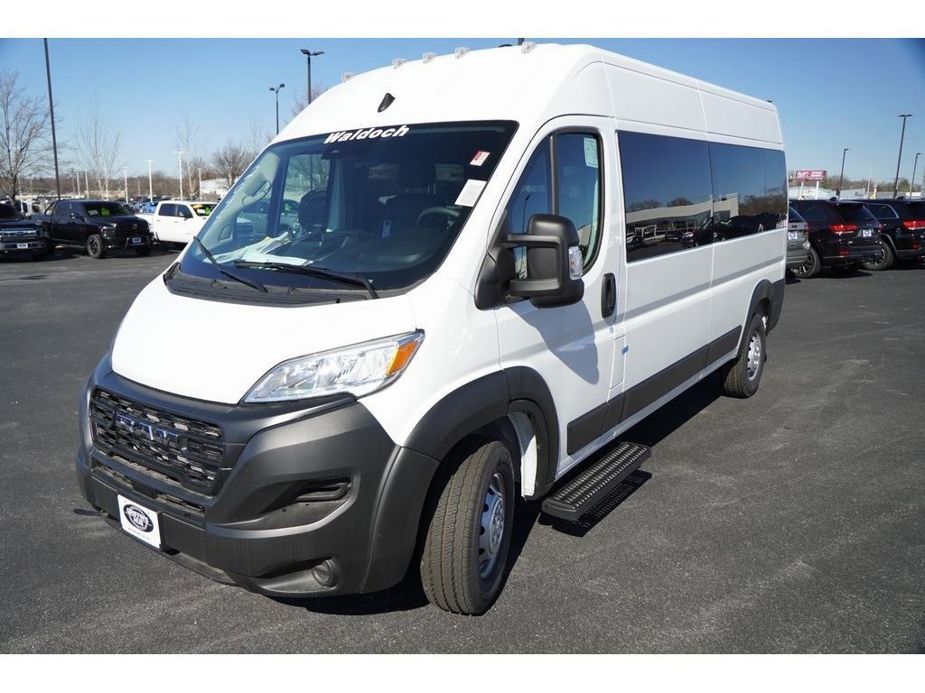 Ram ProMaster Window Van Vehicle Full-screen Gallery Image 02