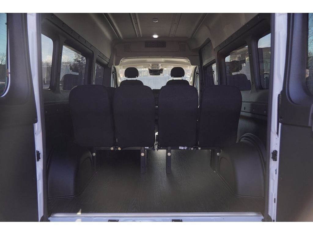 Ram ProMaster Window Van Vehicle Full-screen Gallery Image 05