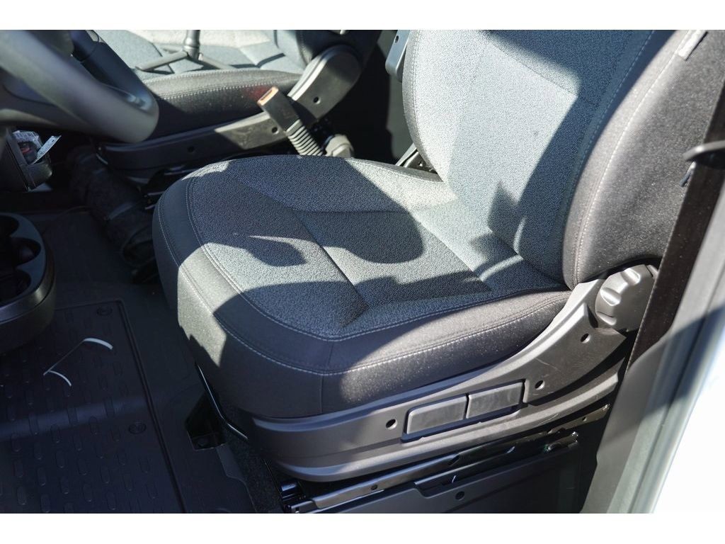 Ram ProMaster Window Van Vehicle Full-screen Gallery Image 06