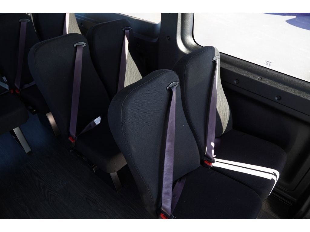 Ram ProMaster Window Van Vehicle Full-screen Gallery Image 08