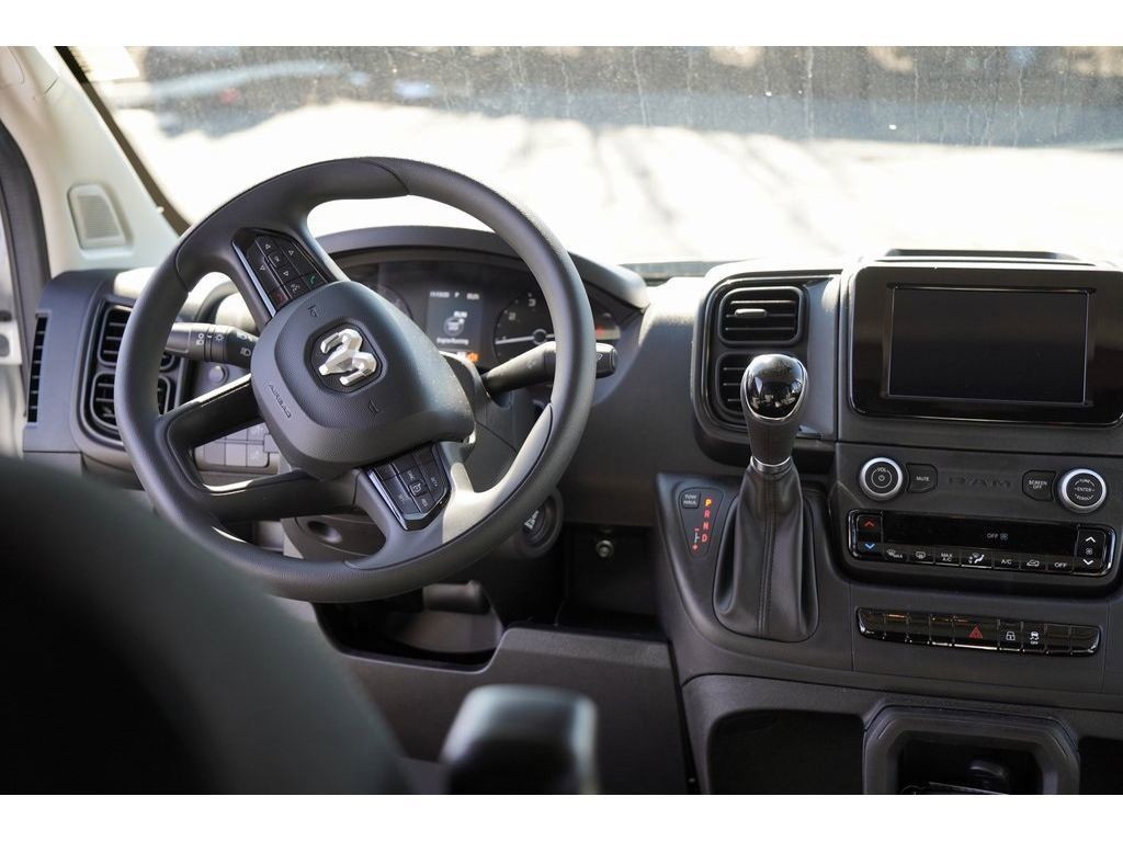 Ram ProMaster Window Van Vehicle Full-screen Gallery Image 10