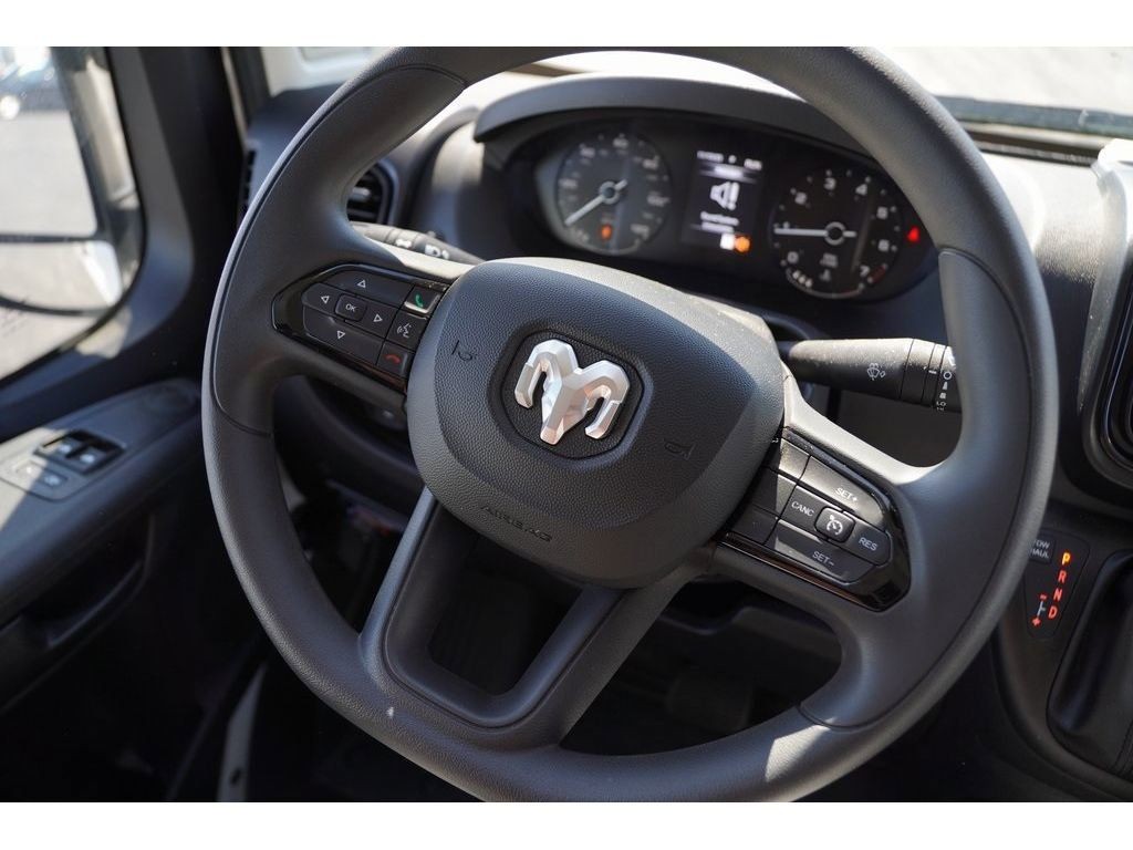 Ram ProMaster Window Van Vehicle Full-screen Gallery Image 12