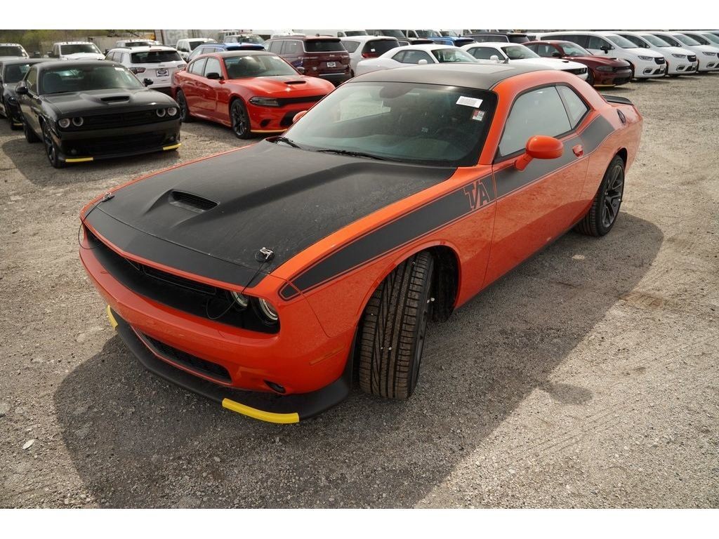 Dodge Challenger Vehicle Full-screen Gallery Image 02