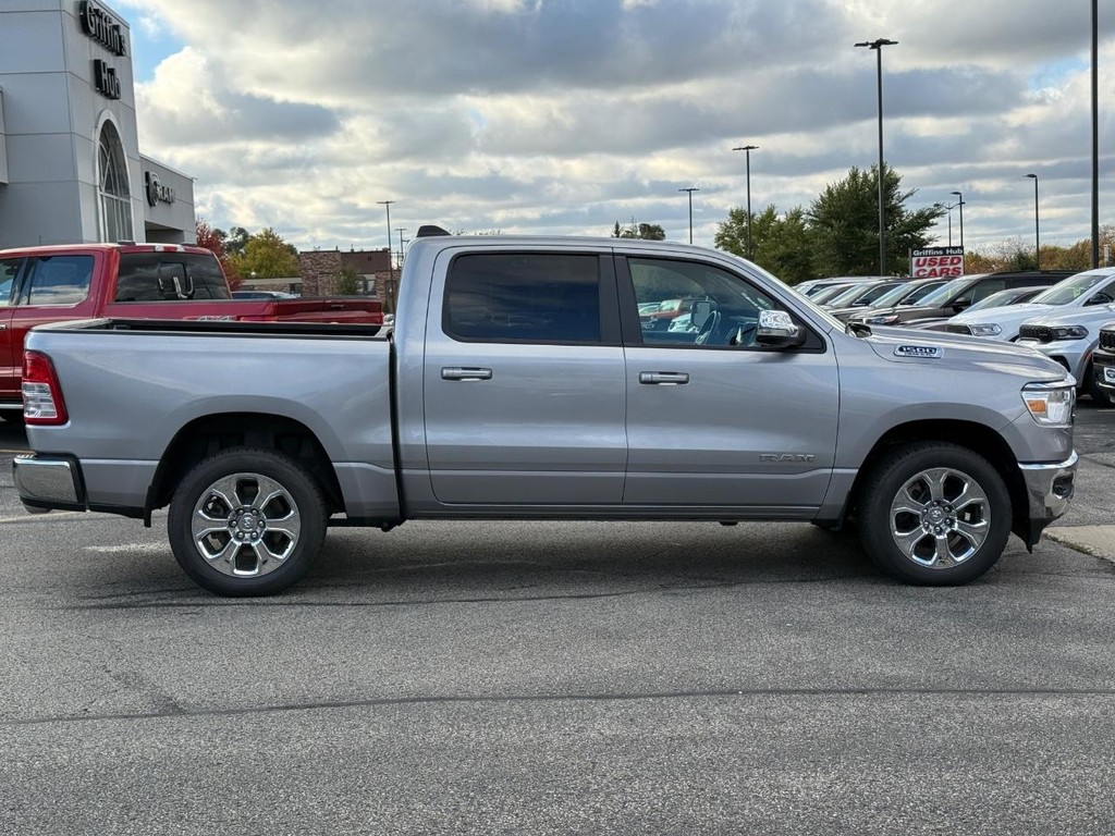 Ram 1500 Vehicle Full-screen Gallery Image 03