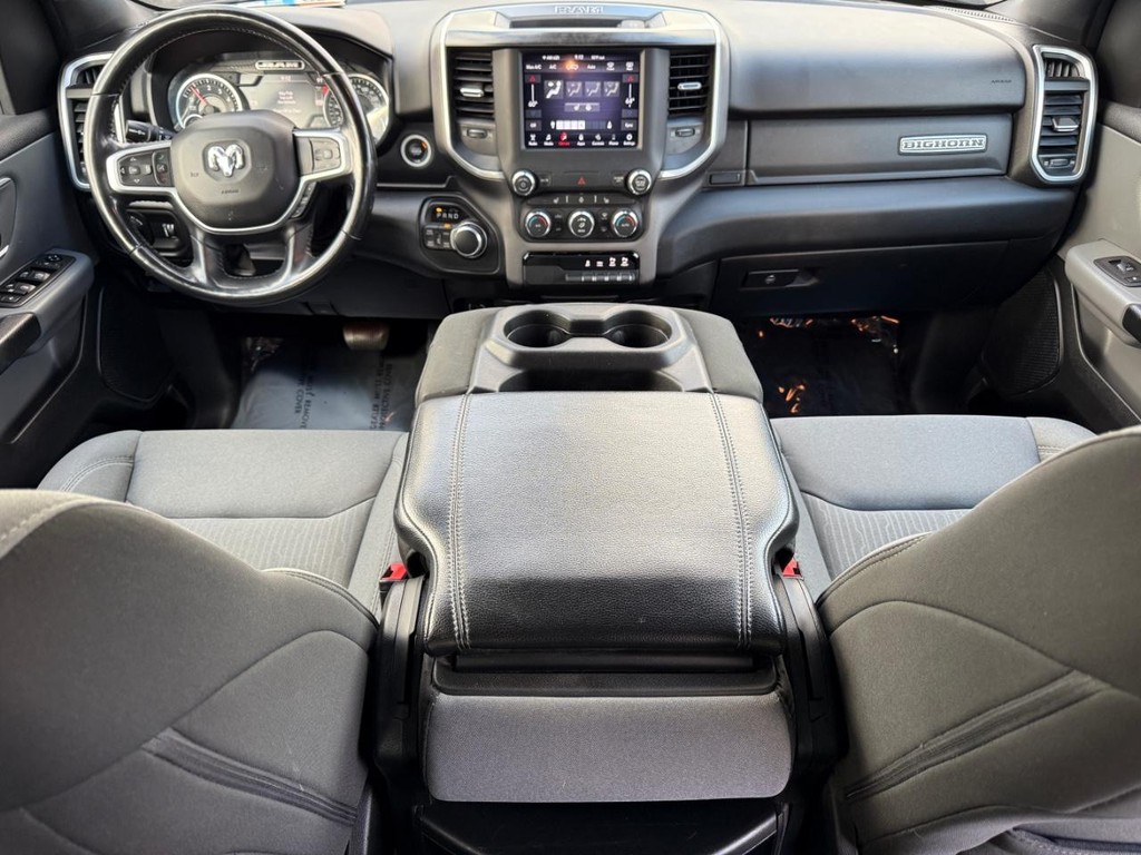 Ram 1500 Vehicle Full-screen Gallery Image 12