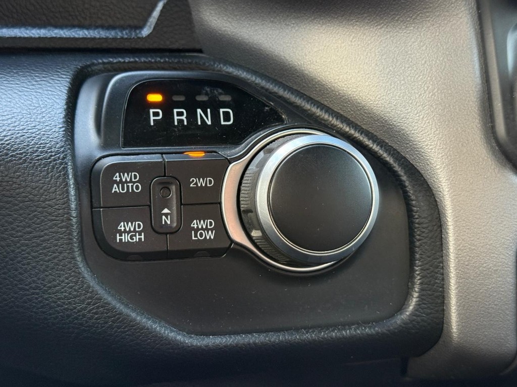 Ram 1500 Vehicle Full-screen Gallery Image 17