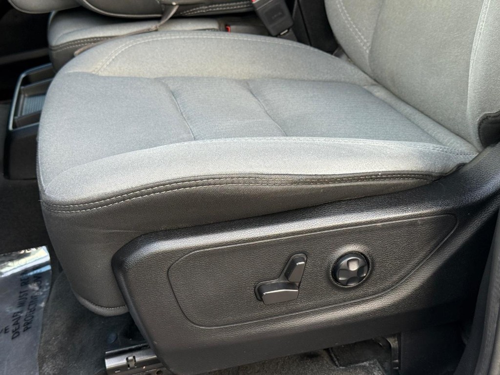 Ram 1500 Vehicle Full-screen Gallery Image 26