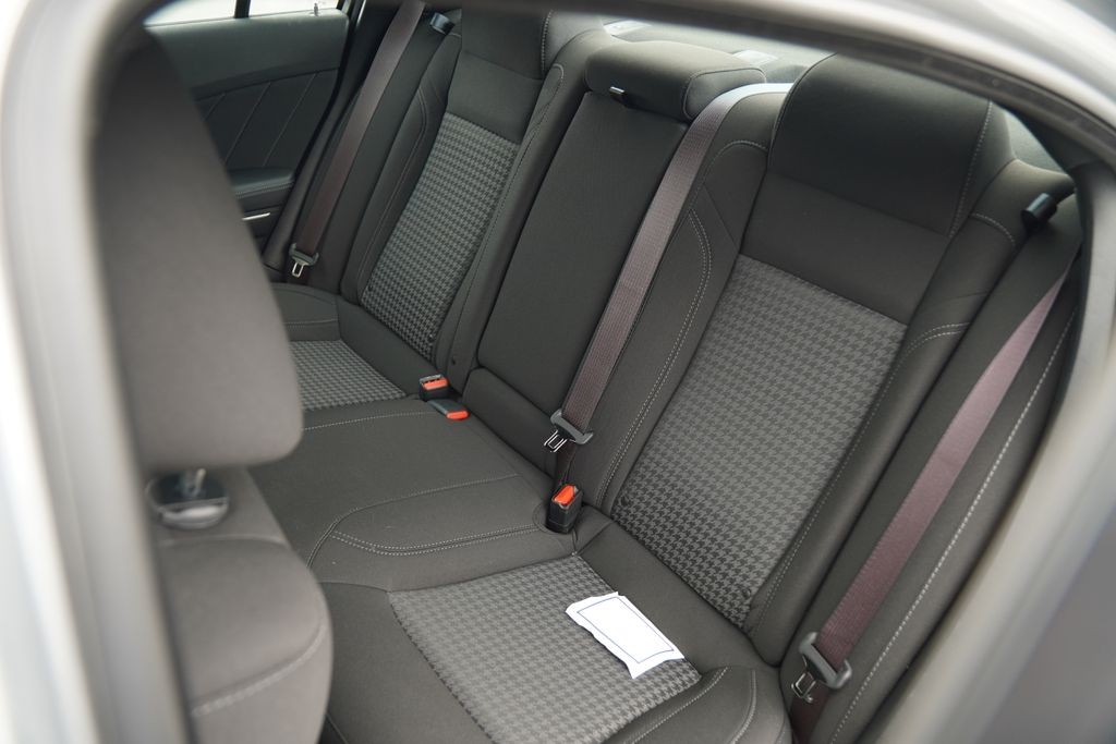 Dodge Charger Vehicle Full-screen Gallery Image 10