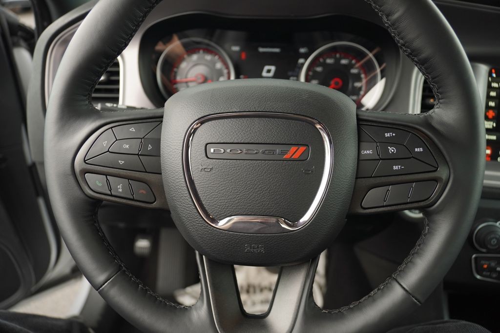 Dodge Charger Vehicle Full-screen Gallery Image 13