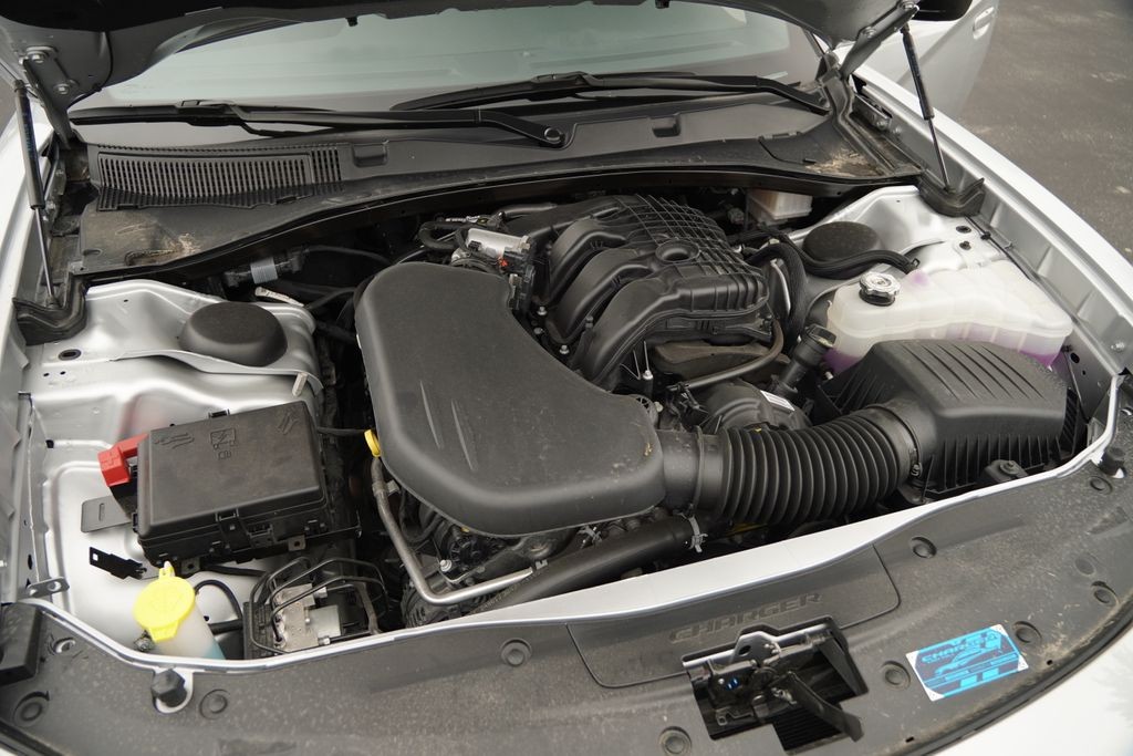 Dodge Charger Vehicle Full-screen Gallery Image 18