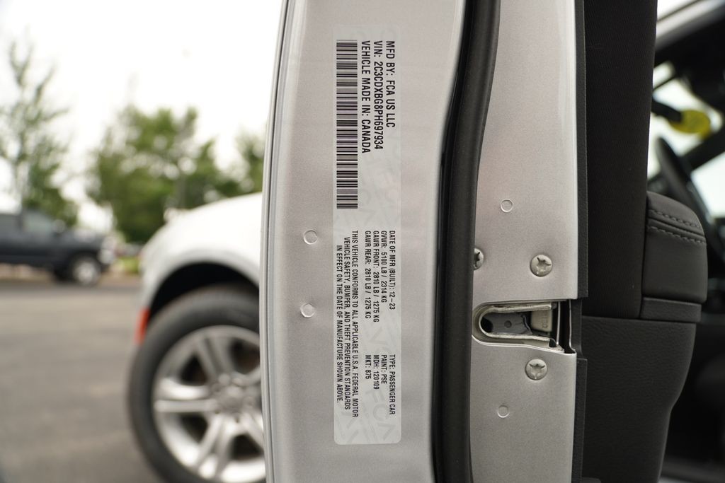 Dodge Charger Vehicle Full-screen Gallery Image 19