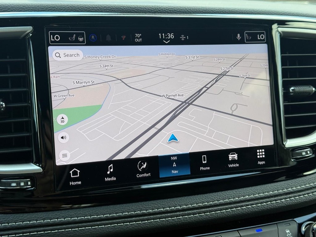 Chrysler Pacifica Vehicle Full-screen Gallery Image 14