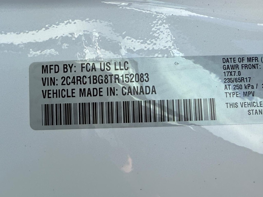 Chrysler Pacifica Vehicle Full-screen Gallery Image 23