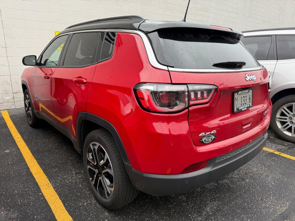 Jeep Compass Vehicle Full-screen Gallery Image 03