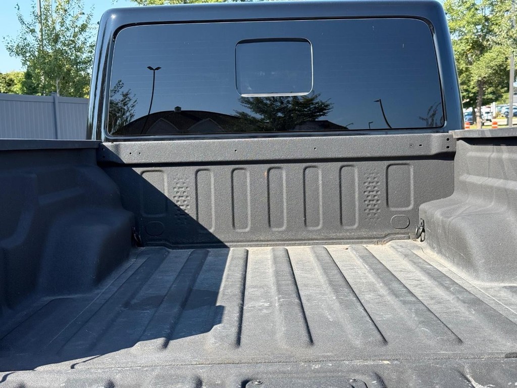 Jeep Gladiator Vehicle Full-screen Gallery Image 06