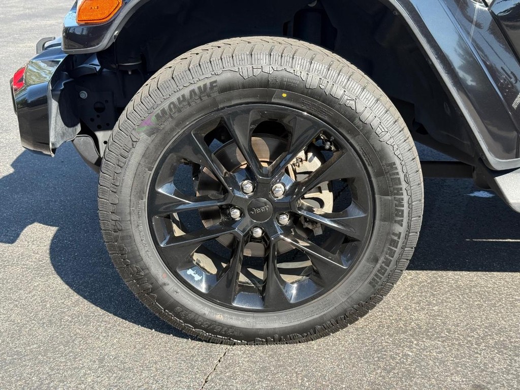 Jeep Gladiator Vehicle Full-screen Gallery Image 12