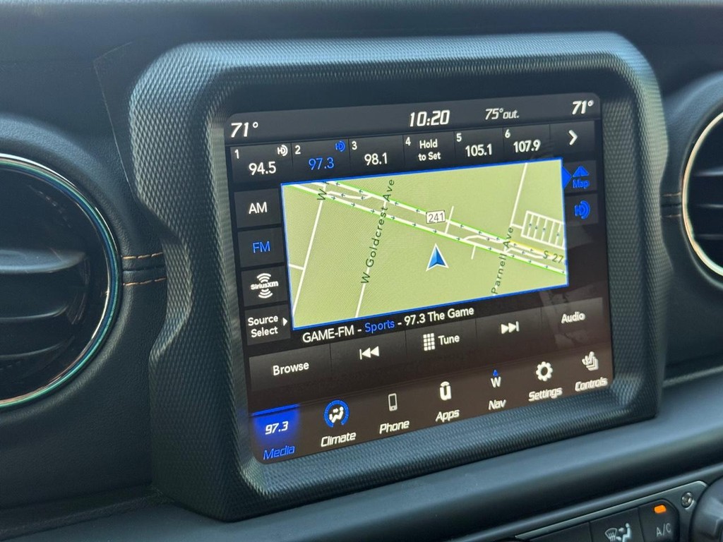 Jeep Gladiator Vehicle Full-screen Gallery Image 18