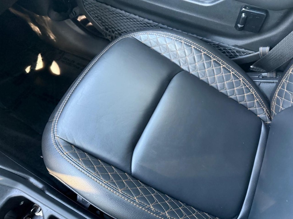 Jeep Gladiator Vehicle Full-screen Gallery Image 23