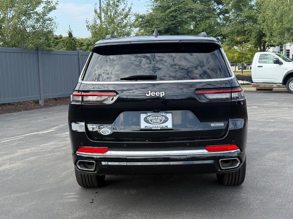Jeep Grand Cherokee L Vehicle Full-screen Gallery Image 04
