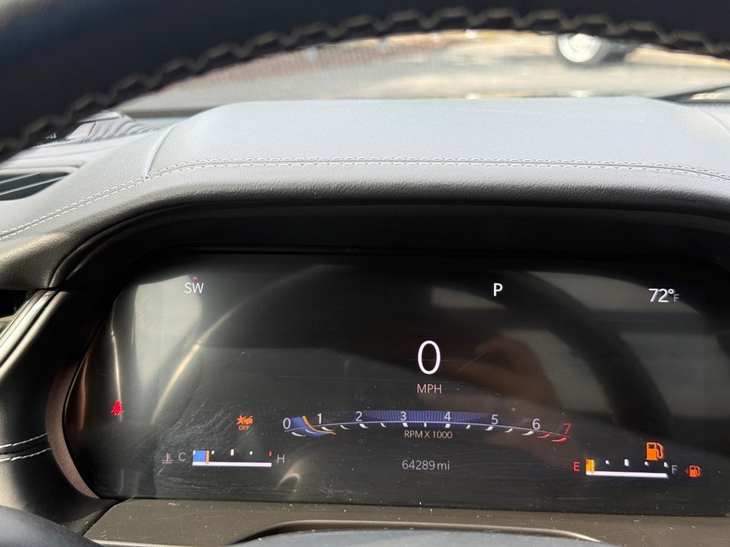 Jeep Grand Cherokee L Vehicle Full-screen Gallery Image 18