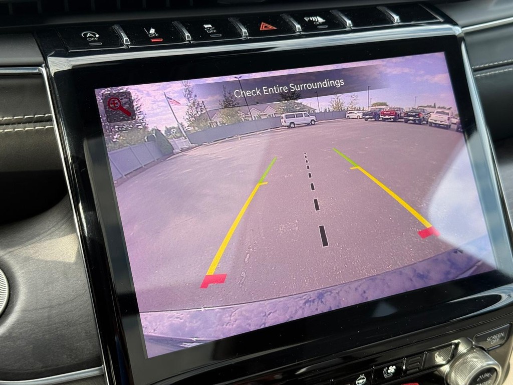 Jeep Grand Cherokee L Vehicle Full-screen Gallery Image 20