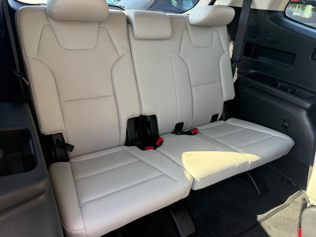 Kia Telluride Vehicle Full-screen Gallery Image 09