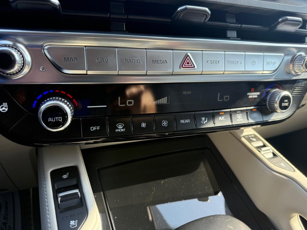 Kia Telluride Vehicle Full-screen Gallery Image 28