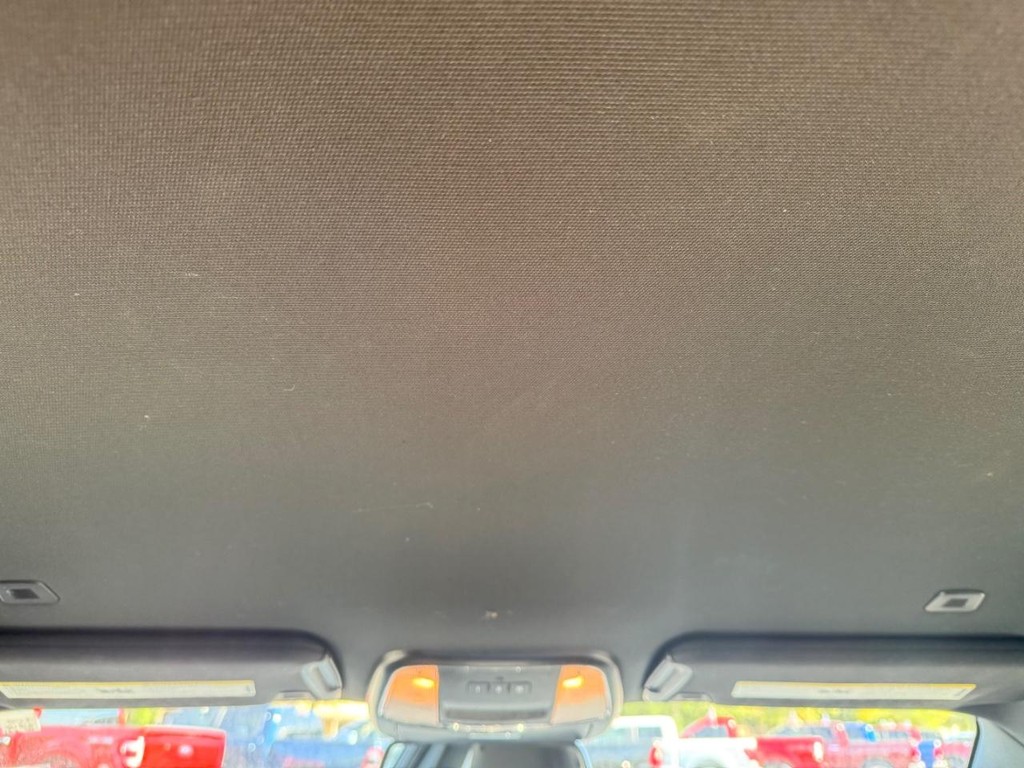 Dodge Charger Vehicle Full-screen Gallery Image 11