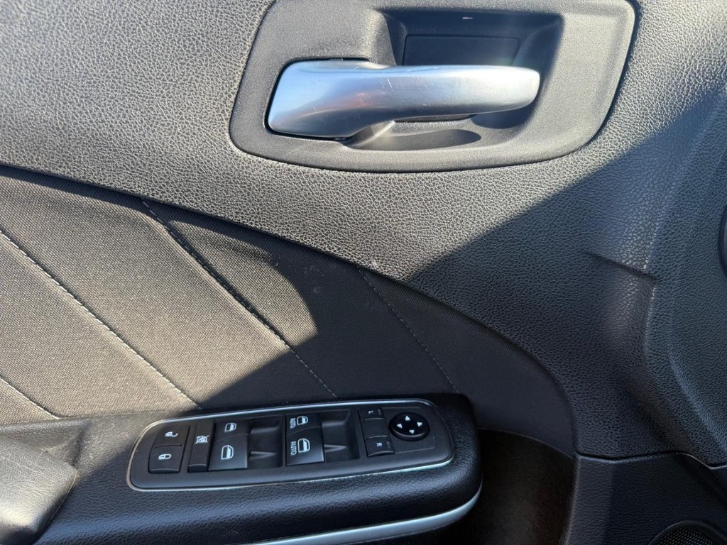 Dodge Charger Vehicle Full-screen Gallery Image 13