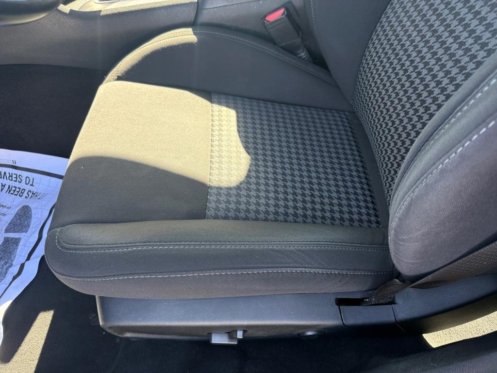 Dodge Charger Vehicle Full-screen Gallery Image 14