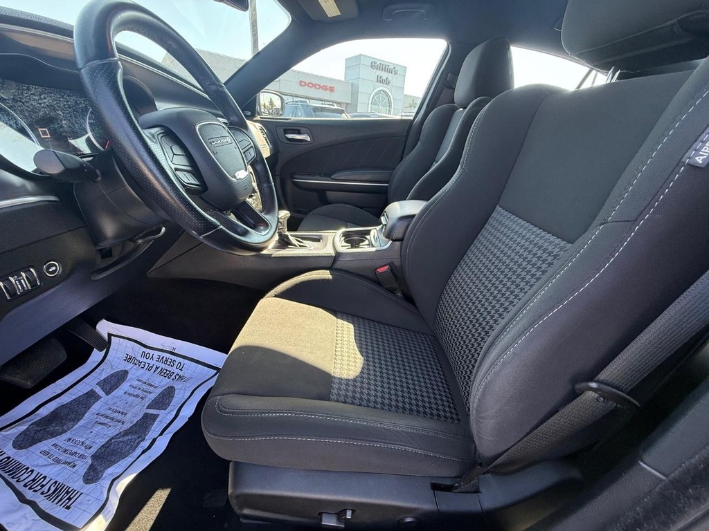 Dodge Charger Vehicle Full-screen Gallery Image 15