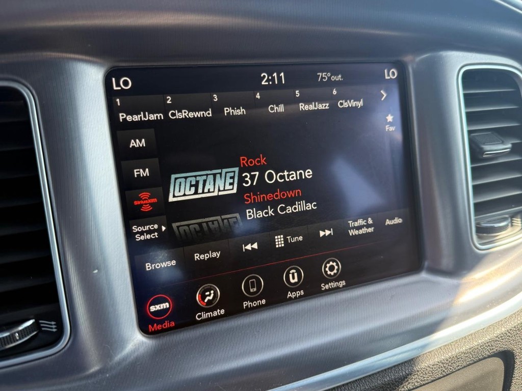 Dodge Charger Vehicle Full-screen Gallery Image 19