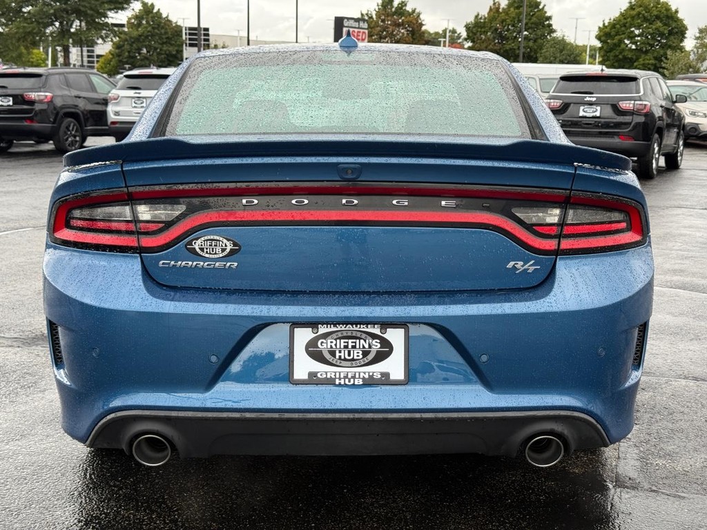 Dodge Charger Vehicle Full-screen Gallery Image 05